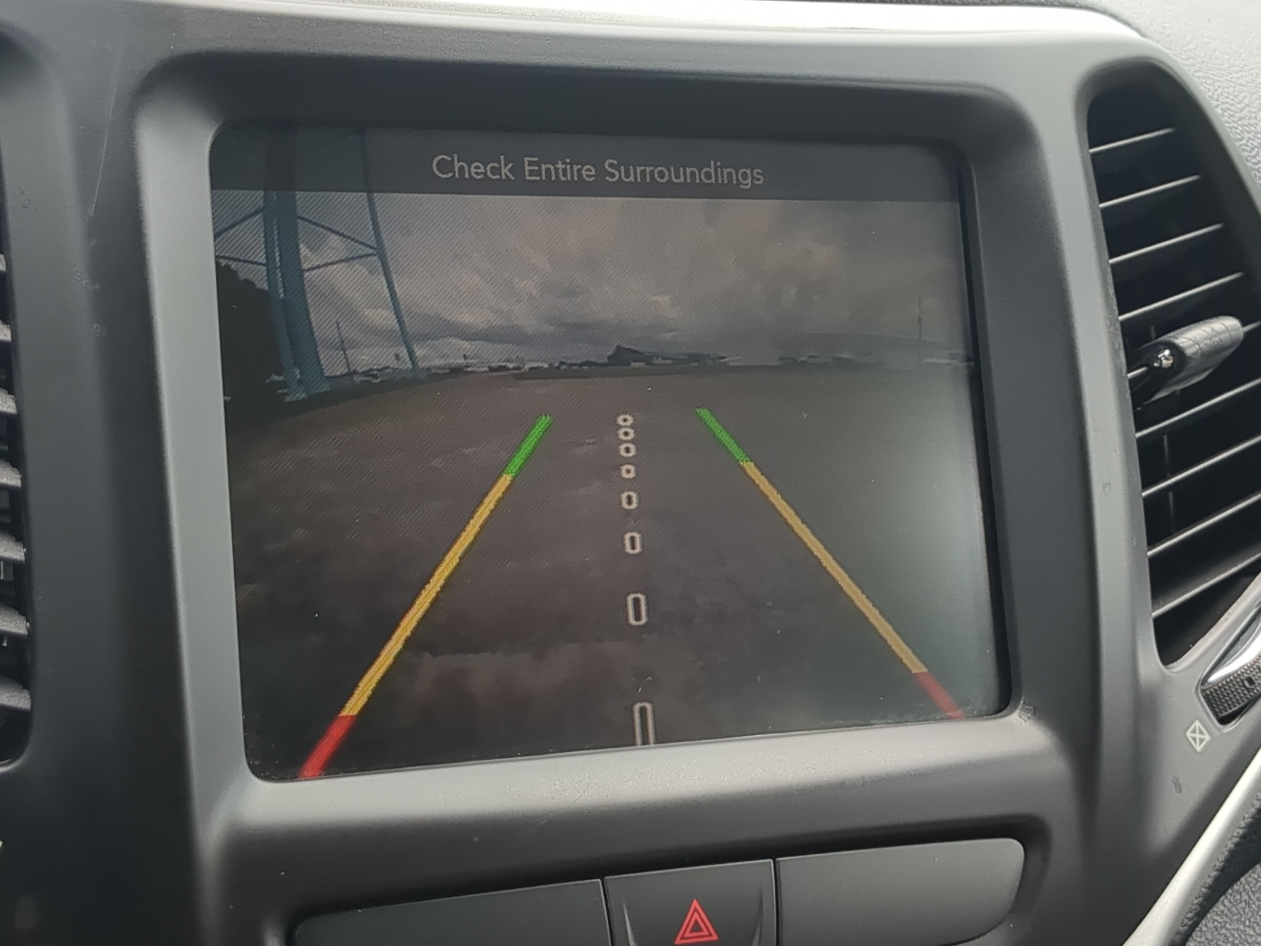 Used 2015 Jeep Cherokee Limited FWD image 19