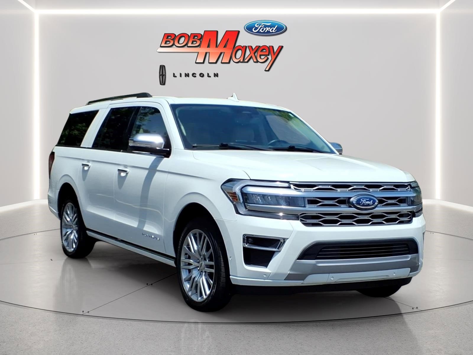 Used 2024 Ford Expedition Max Platinum AWD/4WD image 3