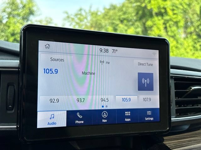 Used 2021 Ford Explorer Limited w/ Equipment Group 301A AWD/4WD image 16