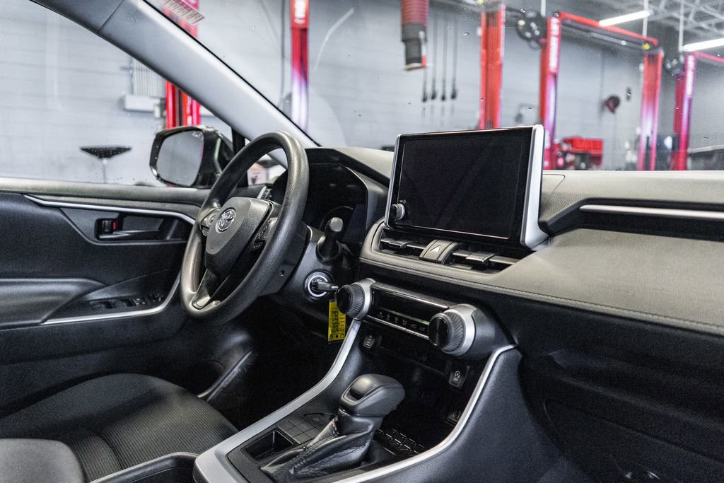 Used 2024 Toyota RAV4 LE image 10