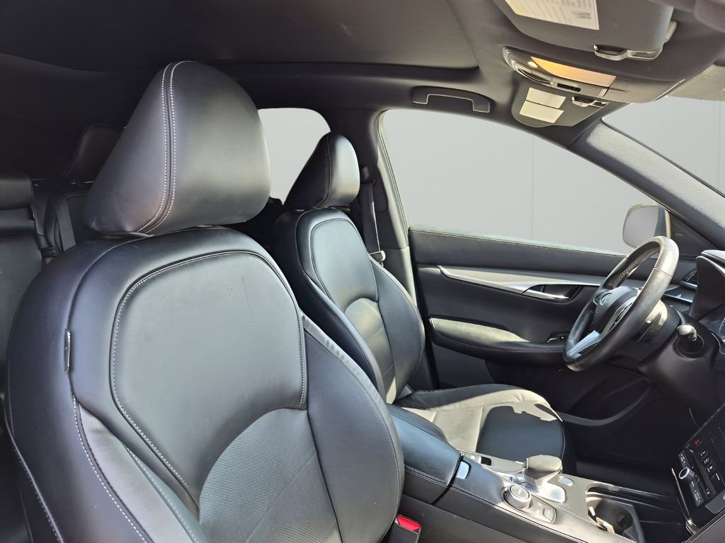 Used 2022 INFINITI QX50 Luxe w/ Appearance Package FWD image 16