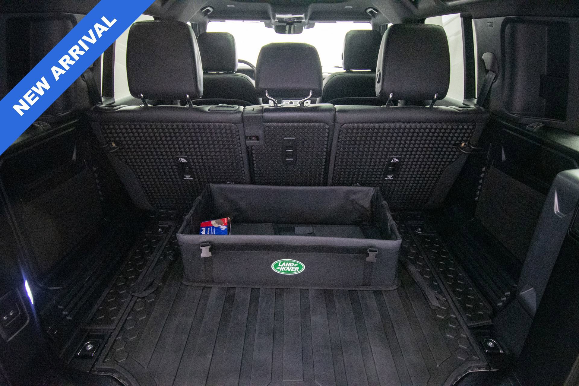 Used 2024 Land Rover Defender 110 S image 36