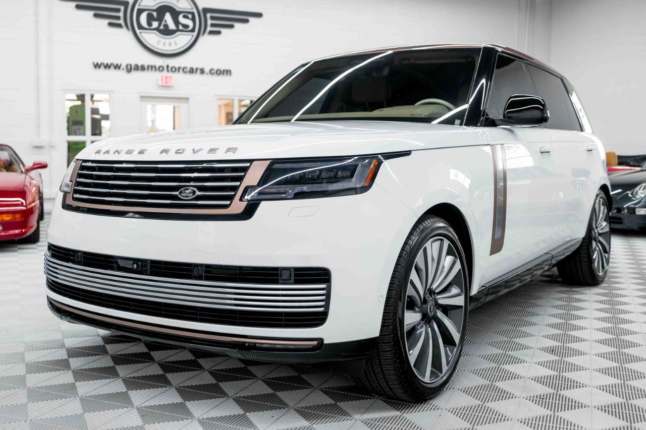 Used 2024 Land Rover Range Rover SV AWD/4WD image 4