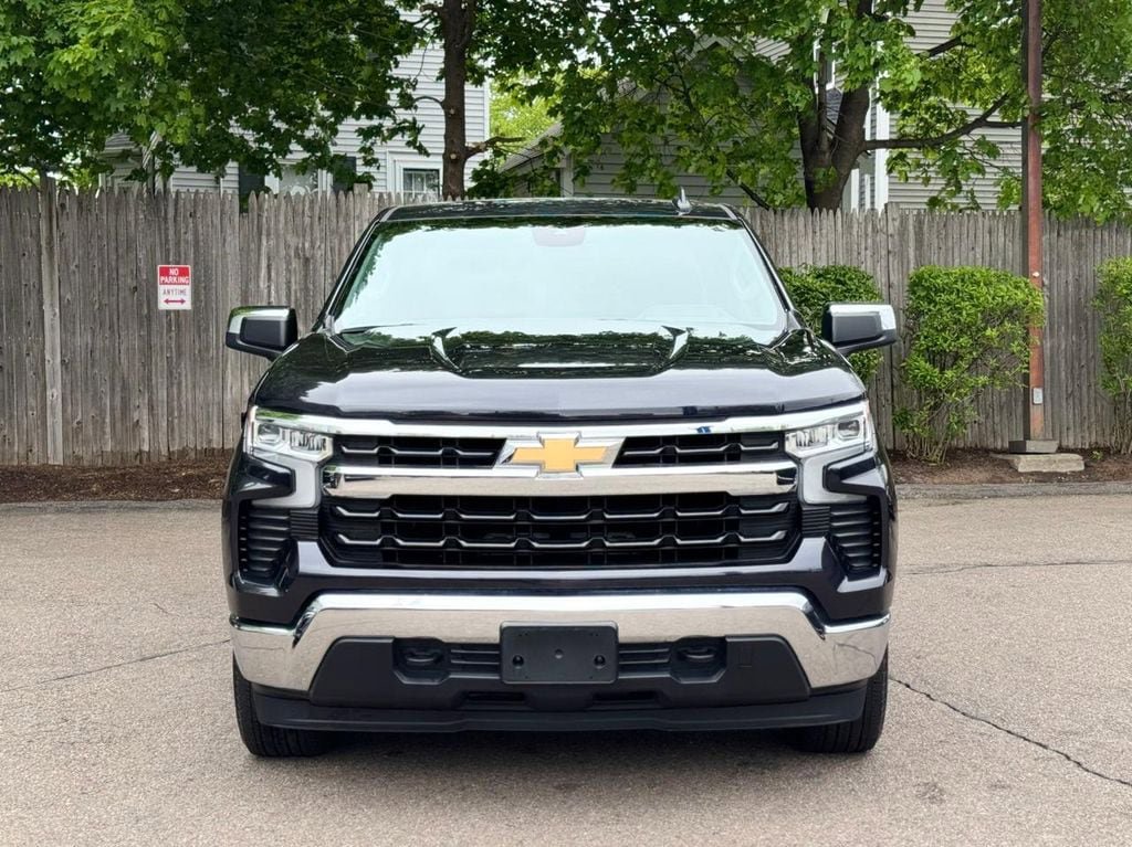 Used 2024 Chevrolet Silverado 1500 LT AWD/4WD image 9