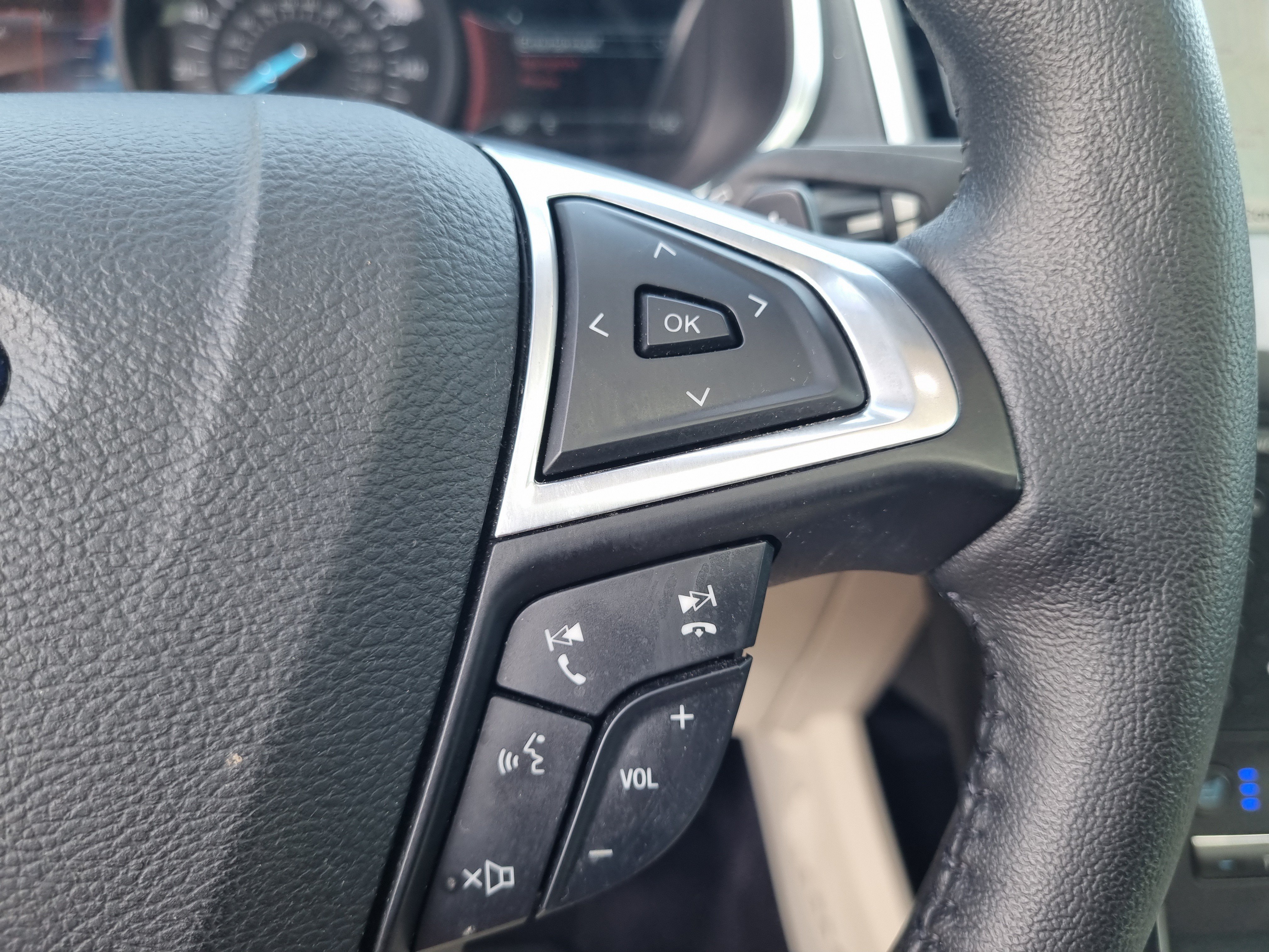 Used 2016 Ford Edge Titanium w/ Equipment Group 302A FWD image 27