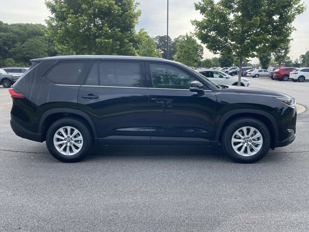Used 2024 Toyota Grand Highlander FWD image 2