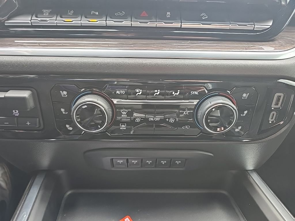 Used 2025 Chevrolet Silverado 2500 LTZ w/ LTZ Plus Package image 23