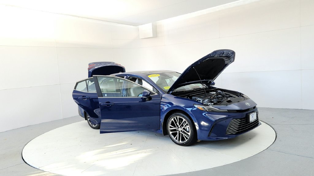 Used 2025 Toyota Camry XLE w/ Premium Plus Package AWD/4WD image 12
