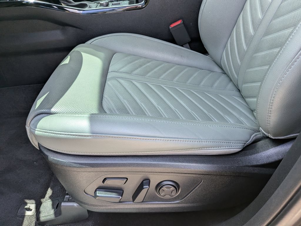 Certified 2025 Kia Sorento SX Prestige w/ Sage Leather Package AWD/4WD image 23
