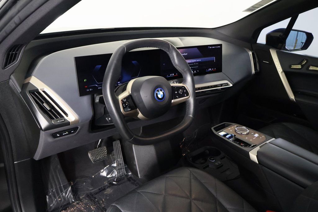 Used 2024 BMW iX xDrive50 w/ Premium Package image 7