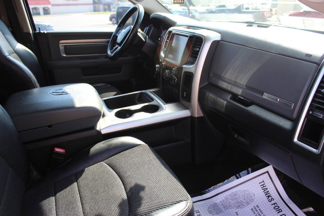 Used 2017 RAM 1500 Lone Star AWD/4WD image 9