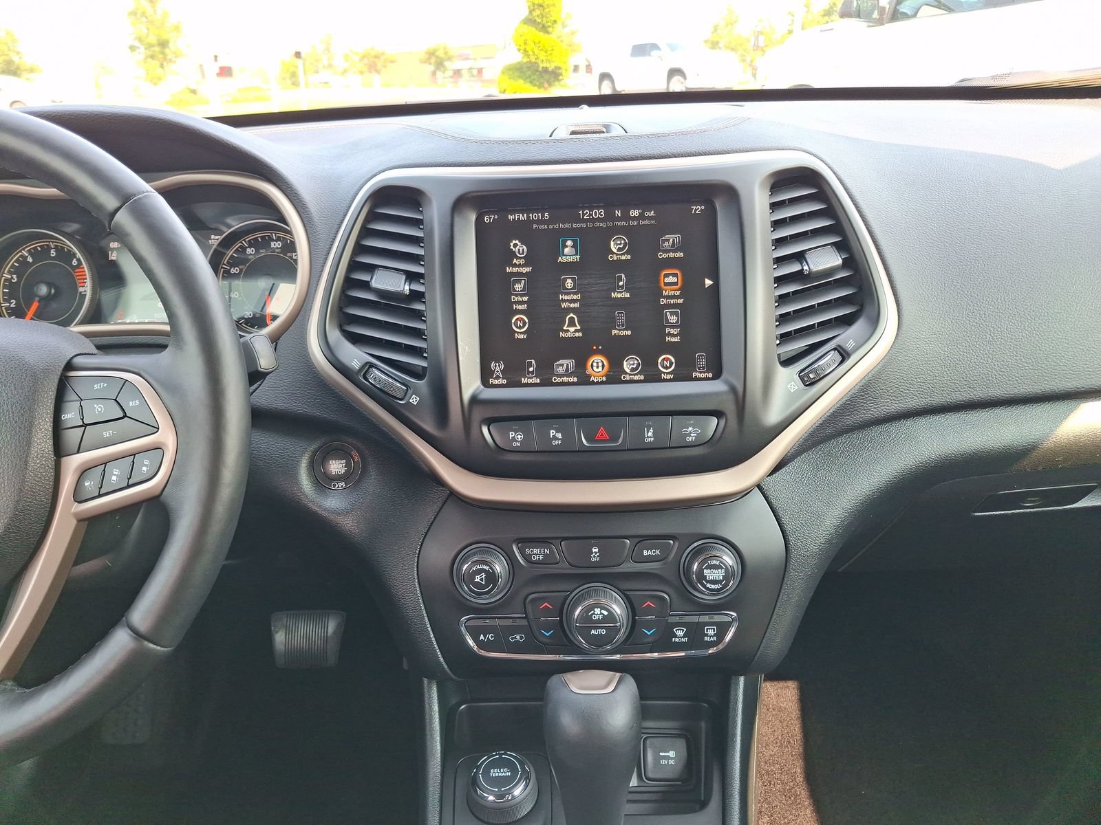 Certified 2018 Jeep Cherokee Limited w/ Technology Group AWD/4WD image 15