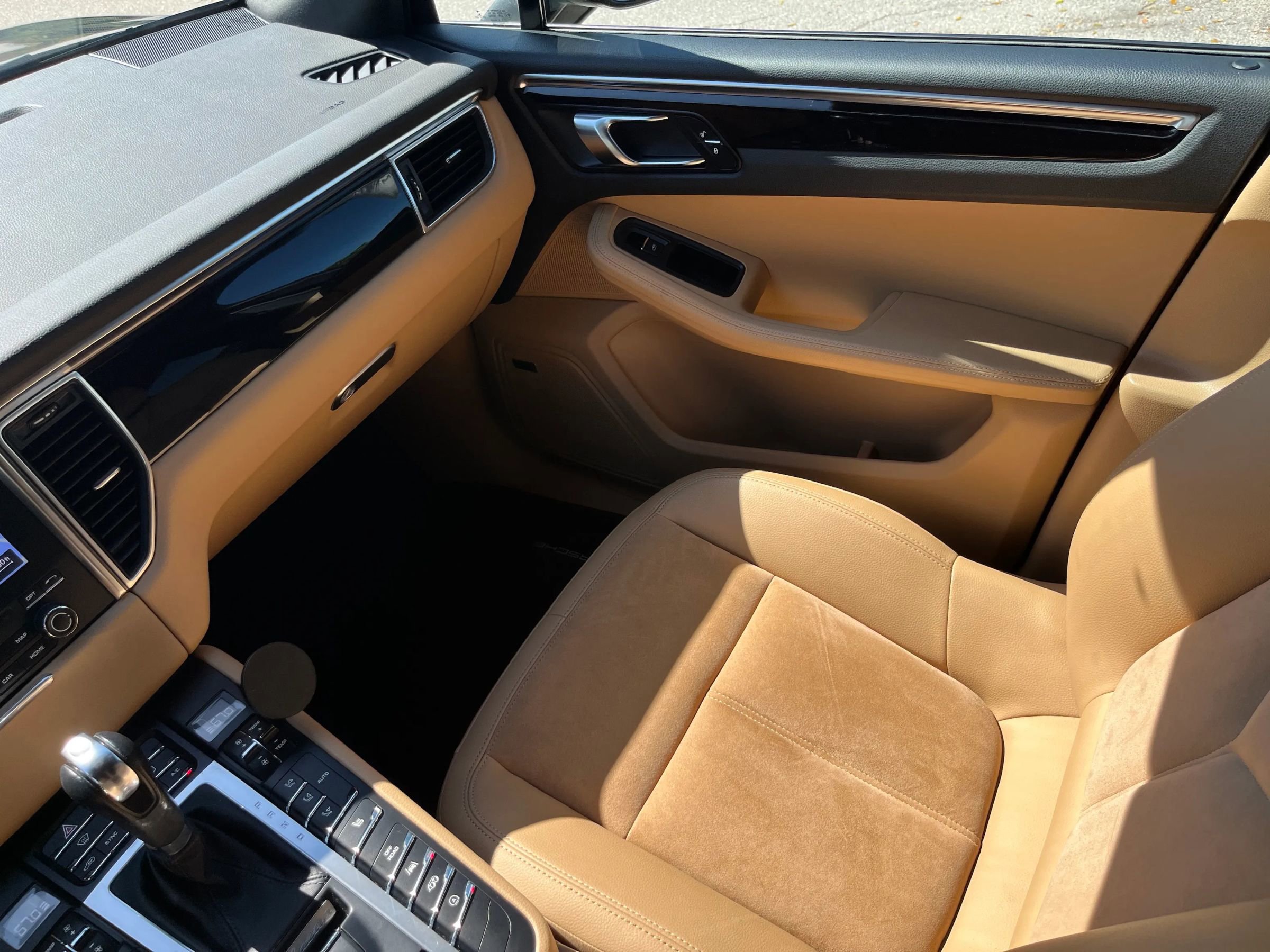 Used 2018 Porsche Macan Sport Edition image 12