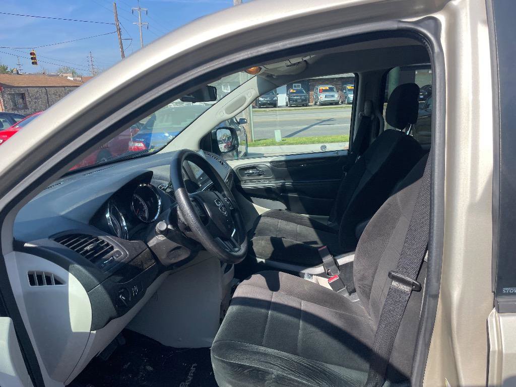 Used 2013 Dodge Grand Caravan SE image 9