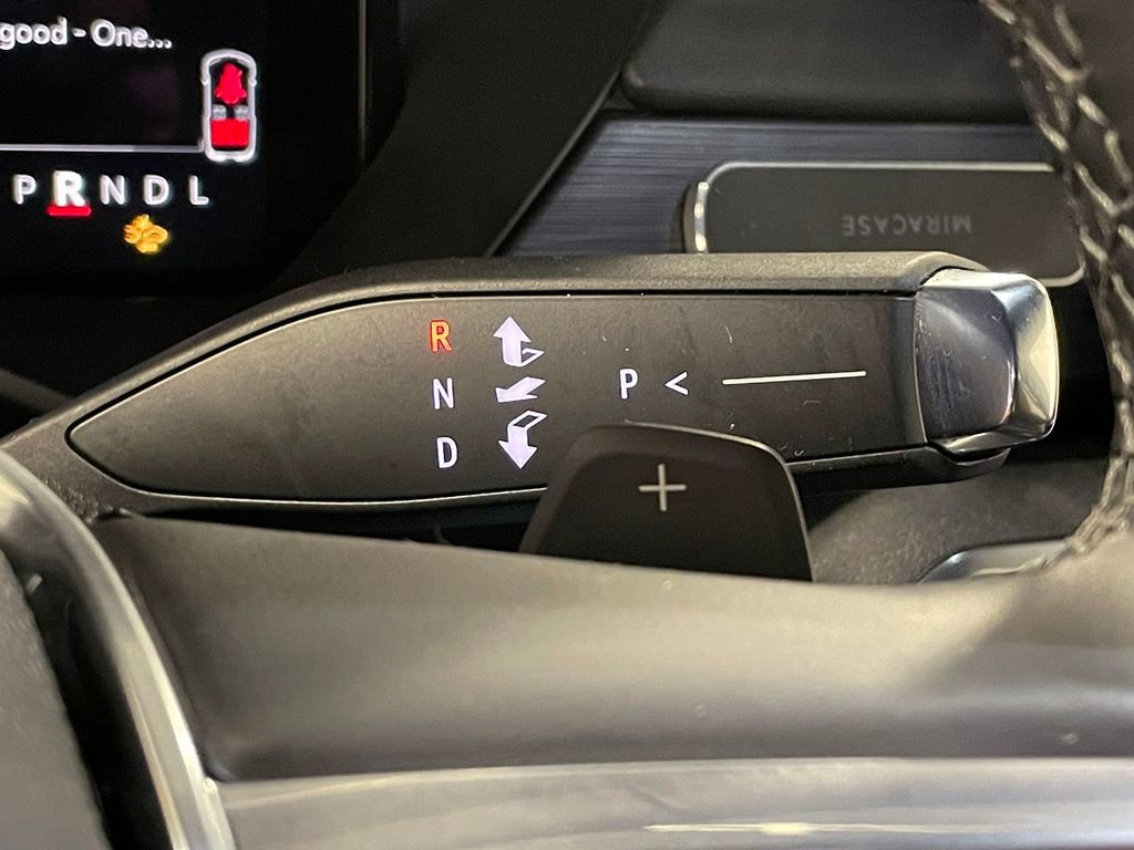 Used 2025 GMC Acadia Elevation image 31