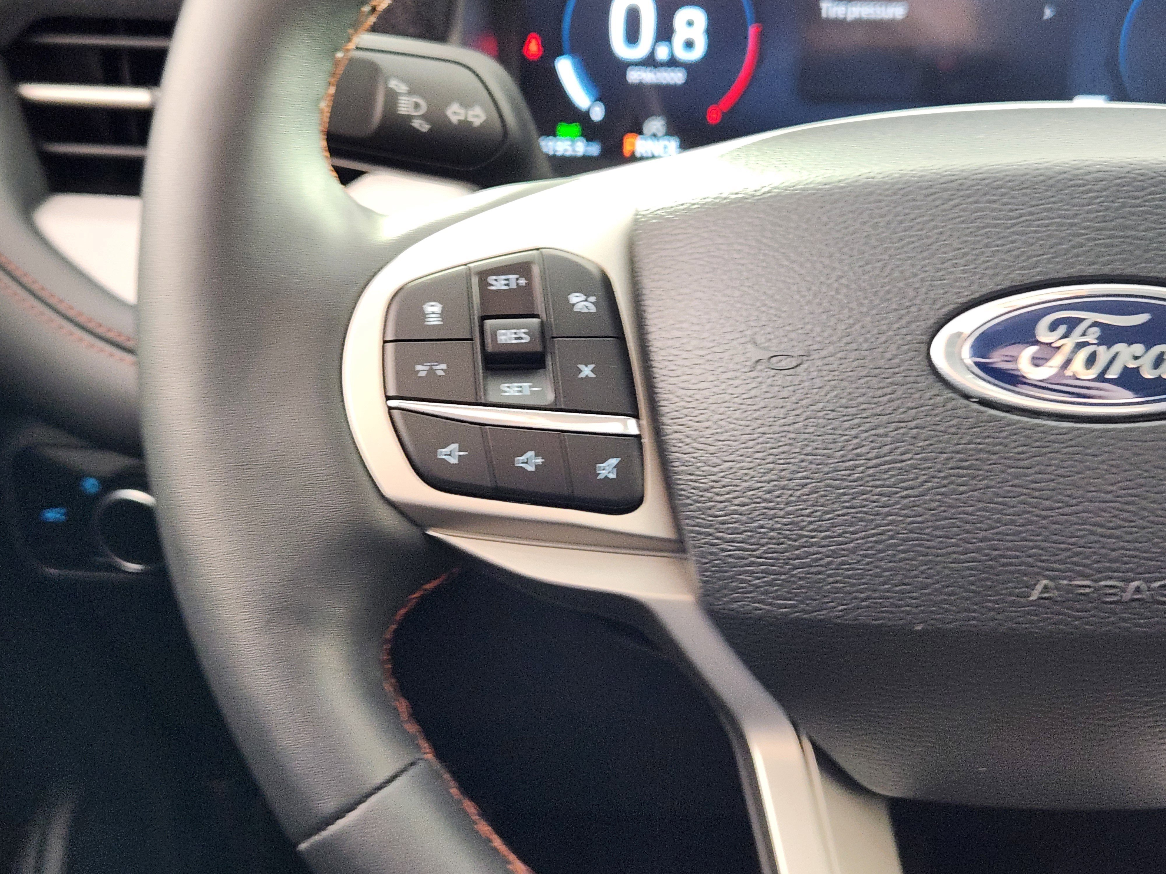 Used 2025 Ford Explorer Active image 18