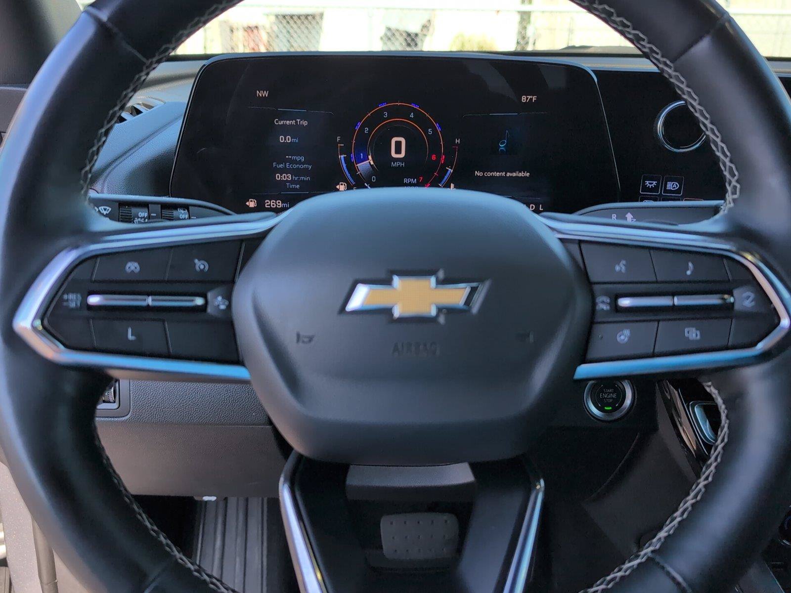 Certified 2025 Chevrolet Traverse LT FWD image 25