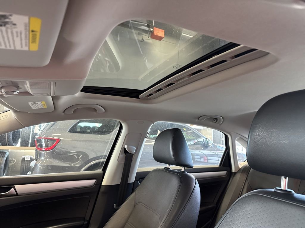 Used 2012 Volkswagen Passat 2.5 SE image 12