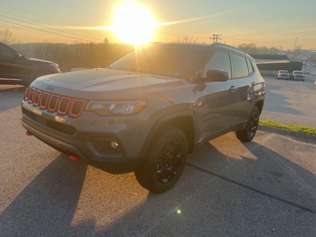 Used 2023 Jeep Compass Trailhawk w/ Sun and Sound Group image 4