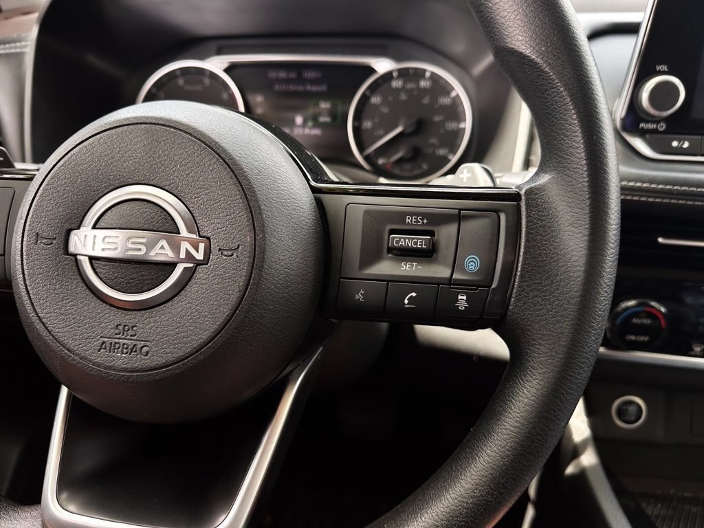 Used 2022 Nissan Rogue SV FWD image 14