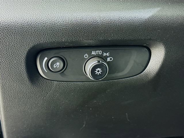 Used 2023 Chevrolet Traverse LT FWD image 10