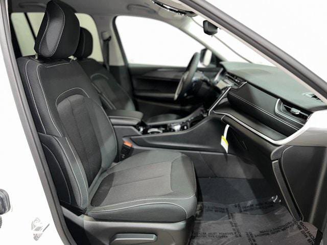 Certified 2023 Jeep Grand Cherokee Laredo image 20