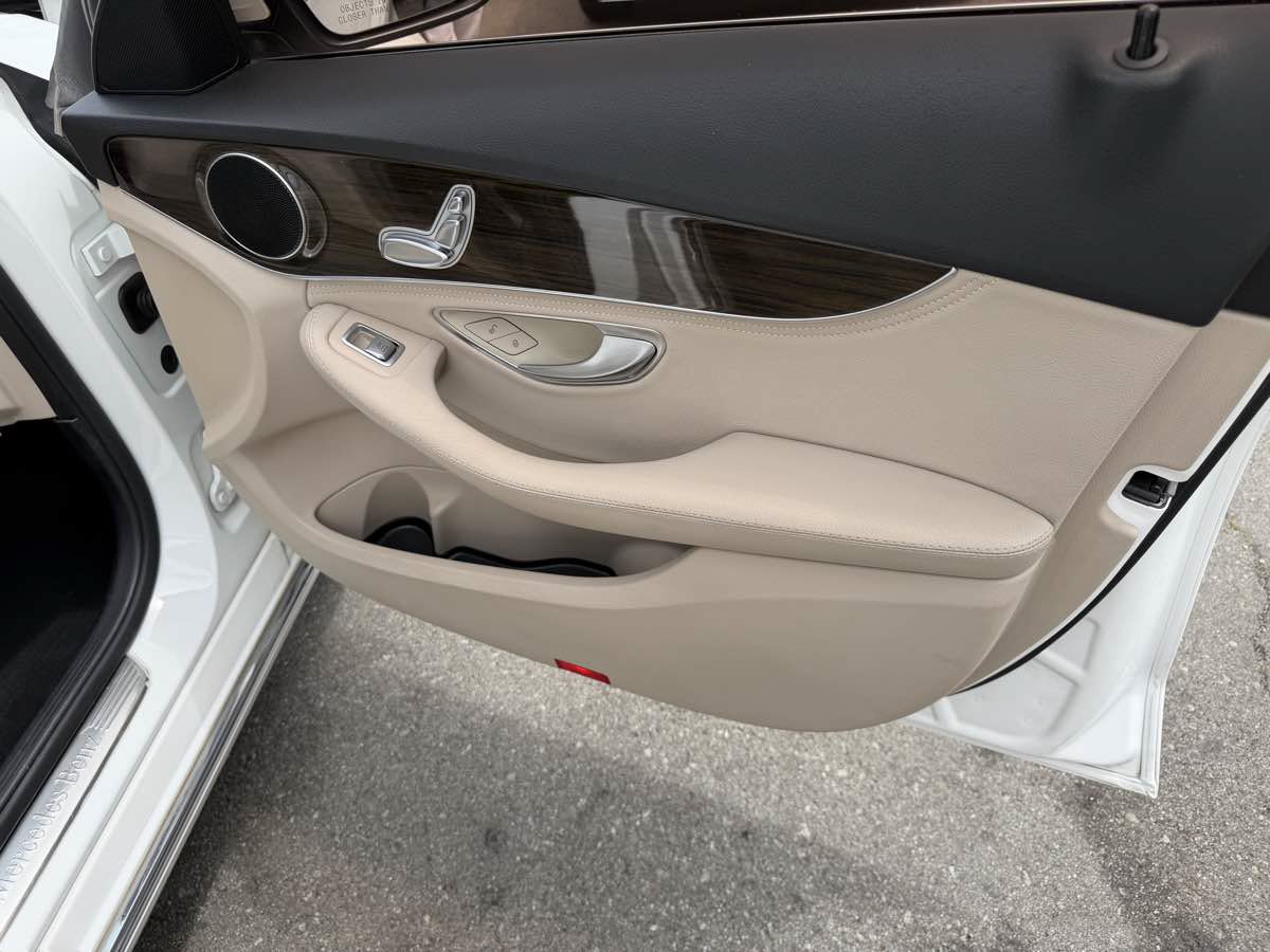Used 2015 Mercedes-Benz C 300 Sedan image 12