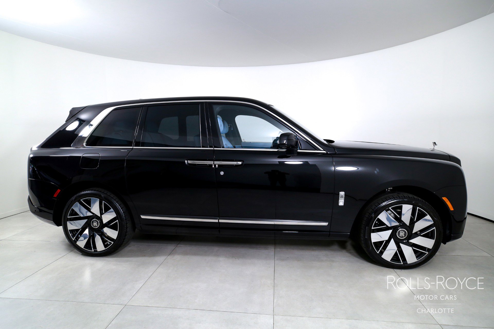 New 2026 Rolls-Royce Cullinan AWD/4WD image 10