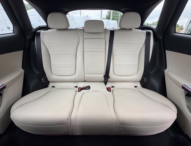 Used 2023 Mercedes-Benz GLC 300 4MATIC image 17