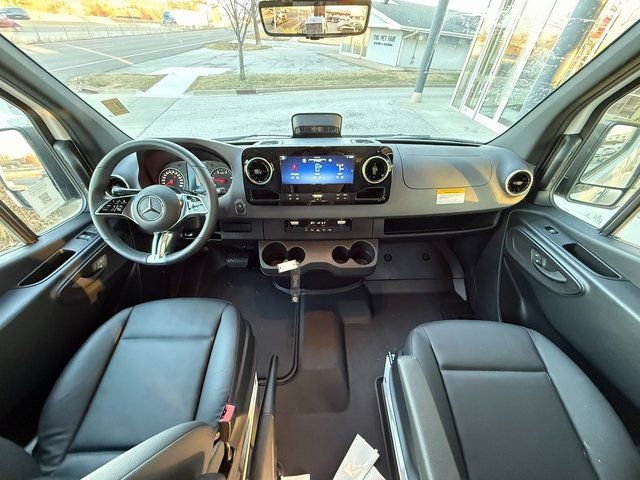 New 2025 Mercedes-Benz Sprinter 2500 image 26