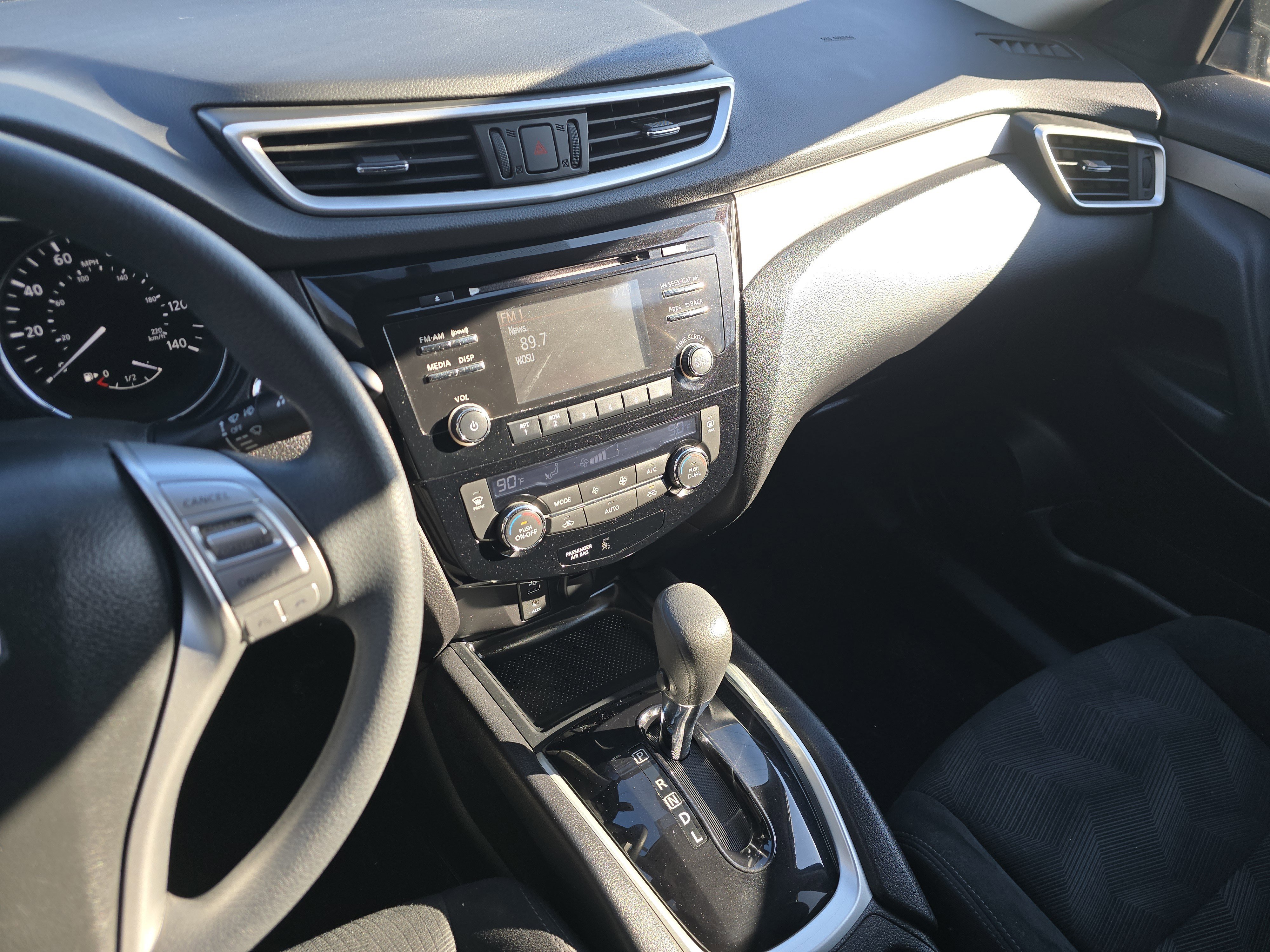 Used 2014 Nissan Rogue SV w/ SV Family Package image 23