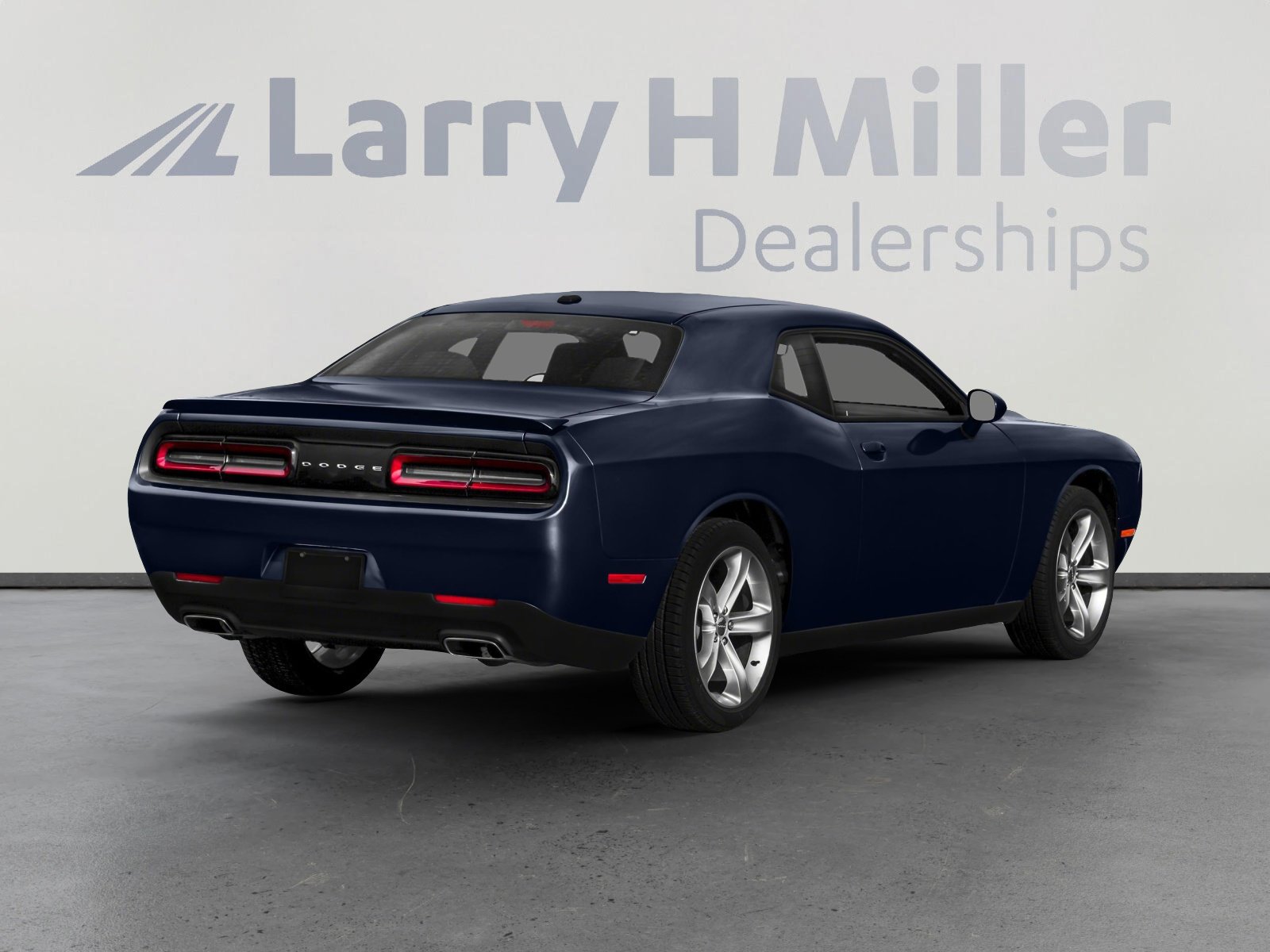 Used 2015 Dodge Challenger SXT Plus w/ Driver Convenience Group RWD image 4