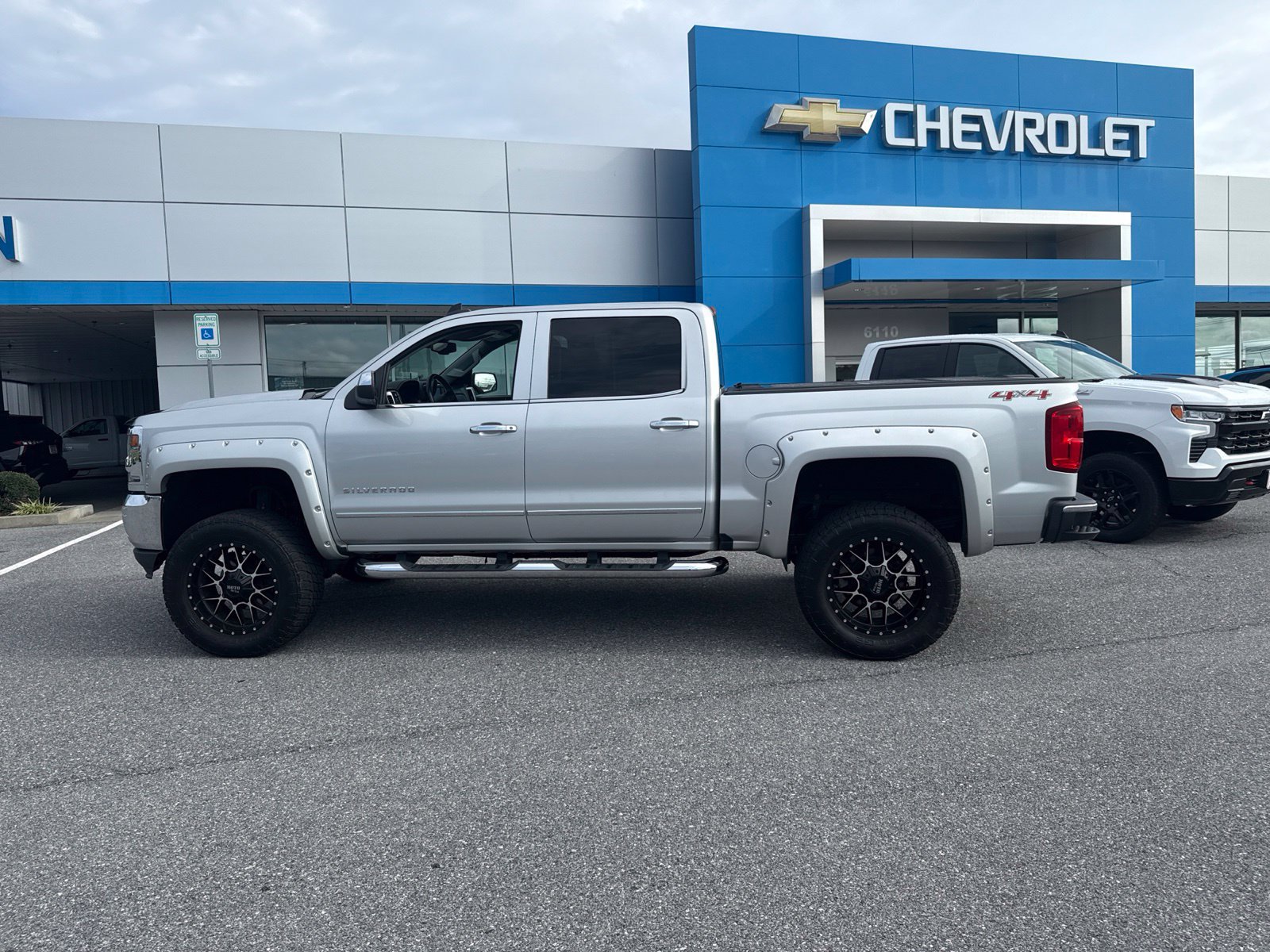 Used 2016 Chevrolet Silverado 1500 LTZ w/ Sport Package AWD/4WD image 9