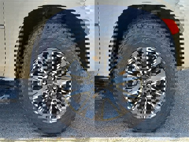 Used 2022 Chevrolet Tahoe Z71 w/ Luxury Package image 20