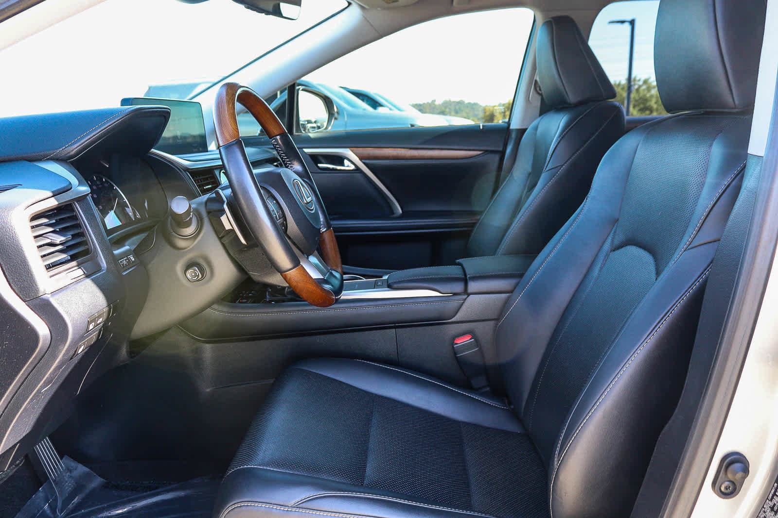 Used 2020 Lexus RX 350L FWD w/ Premium Package image 20