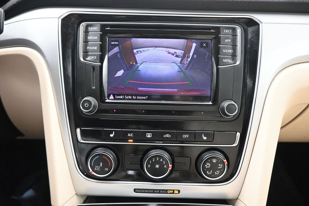 Used 2019 Volkswagen Passat 2.0T Wolfsburg w/ Wheels & Sunroof Package FWD image 21