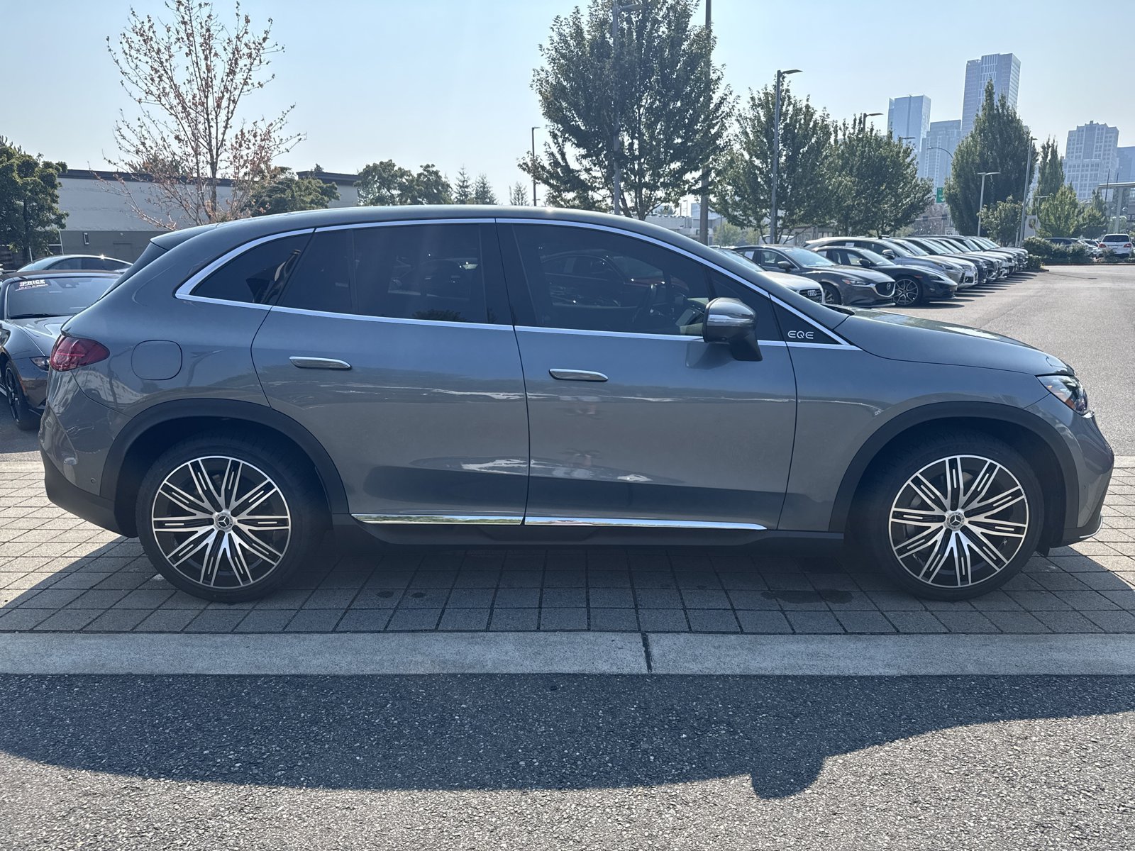 Certified 2023 Mercedes-Benz EQE 500 4MATIC SUV image 4