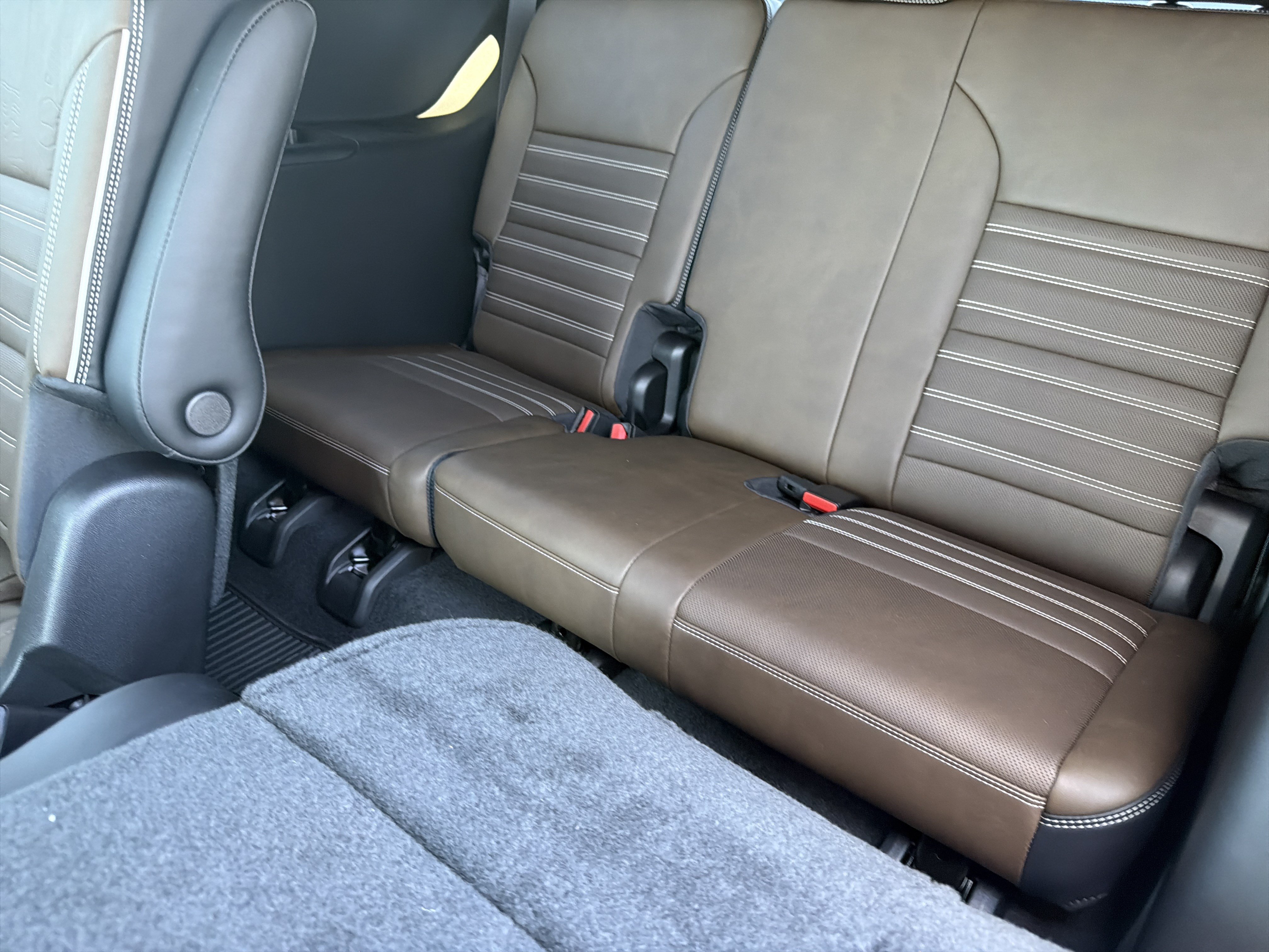 New 2027 GMC Acadia Denali Ultimate w/ LPO, Floor Liner Package AWD/4WD image 21