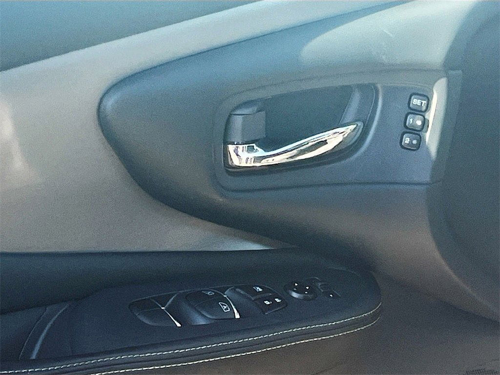 Used 2024 Nissan Murano SL image 18