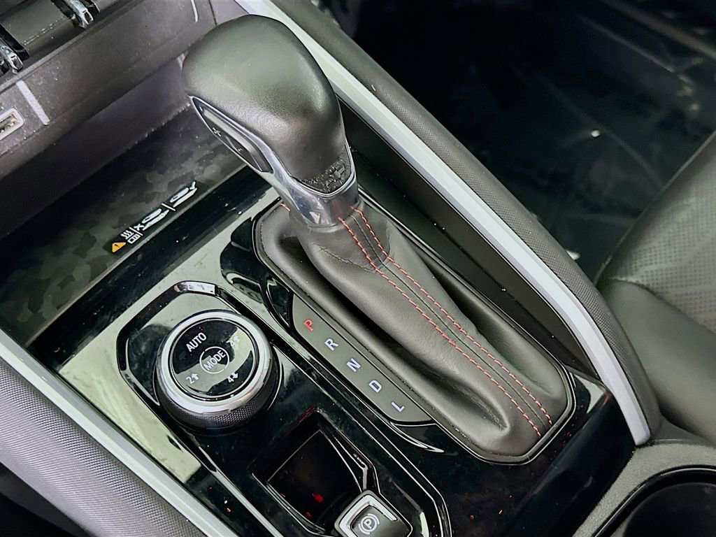 Used 2023 Chevrolet Colorado Z71 w/ Z71 Convenience Package 2 image 33