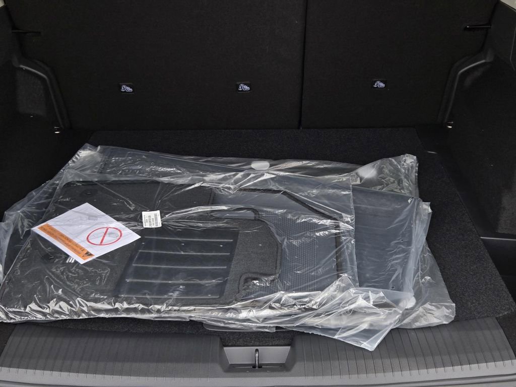 New 2026 Nissan Rogue SV FWD image 9