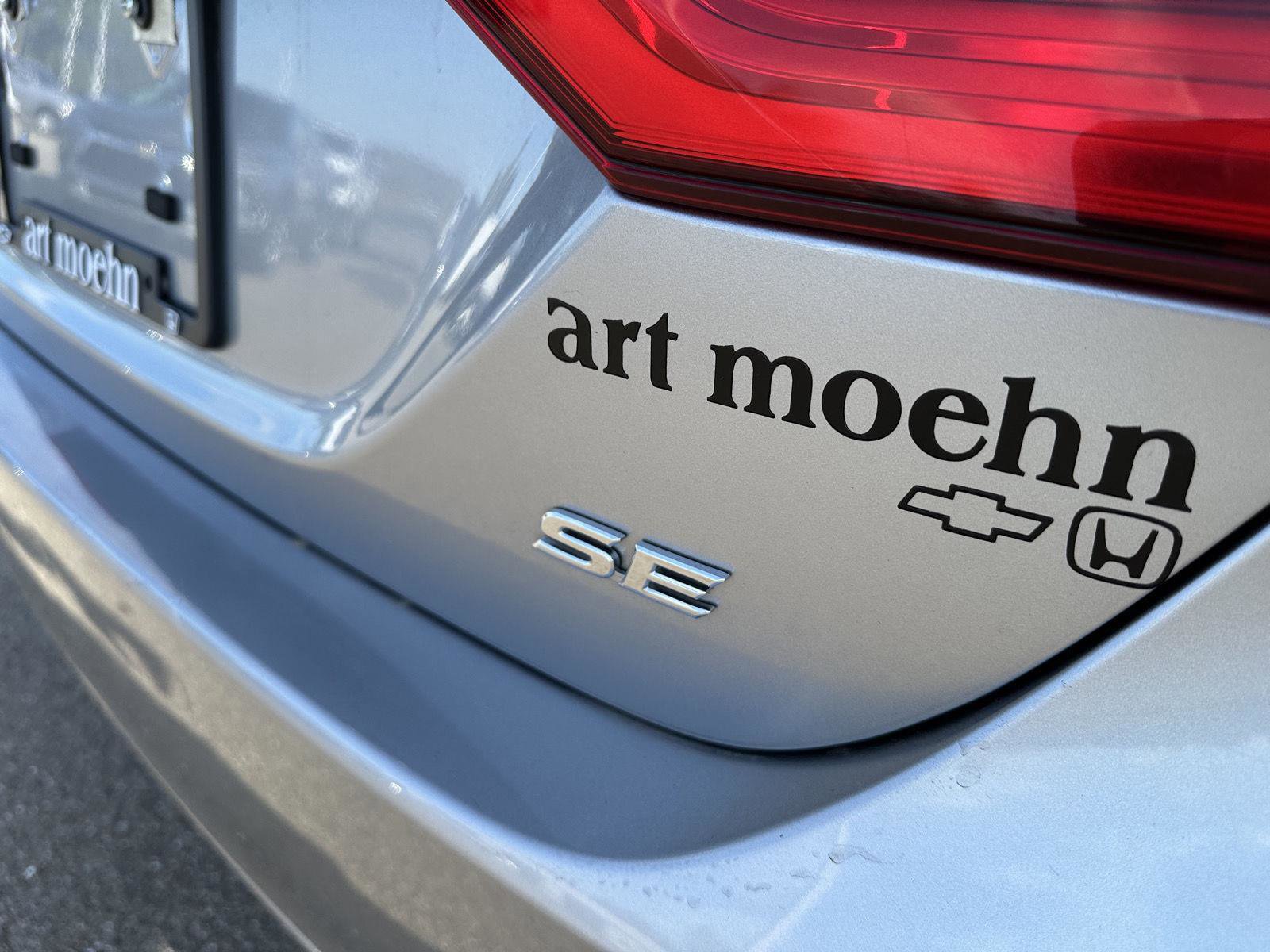 Used 2024 Toyota Camry SE image 5