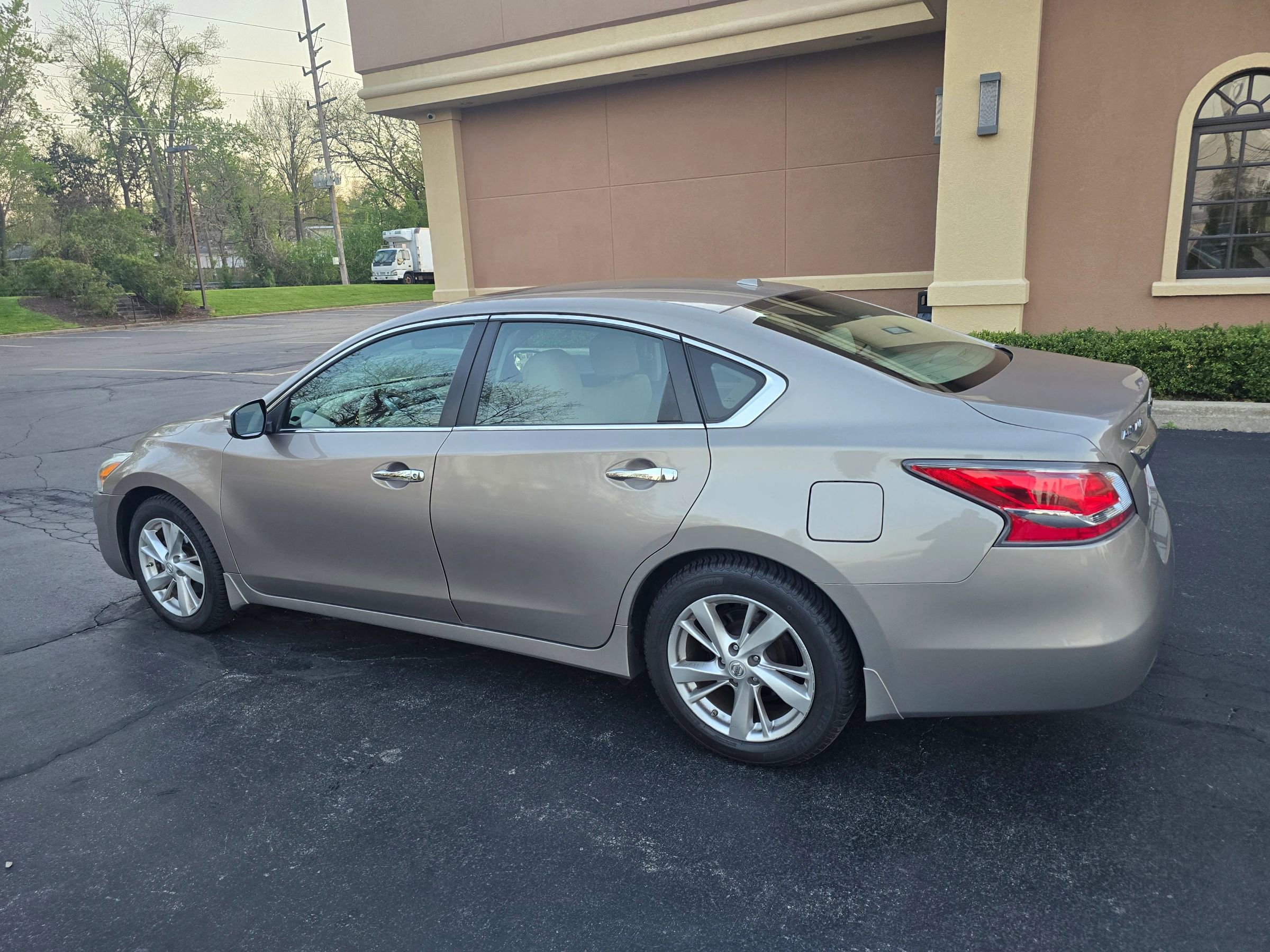 Used 2015 Nissan Altima 2.5 SL w/ Technology Package FWD image 6