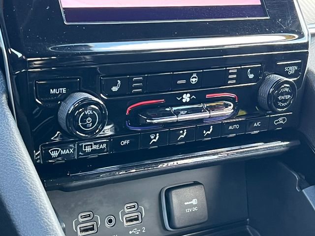 Used 2023 Jeep Grand Cherokee L Laredo image 27