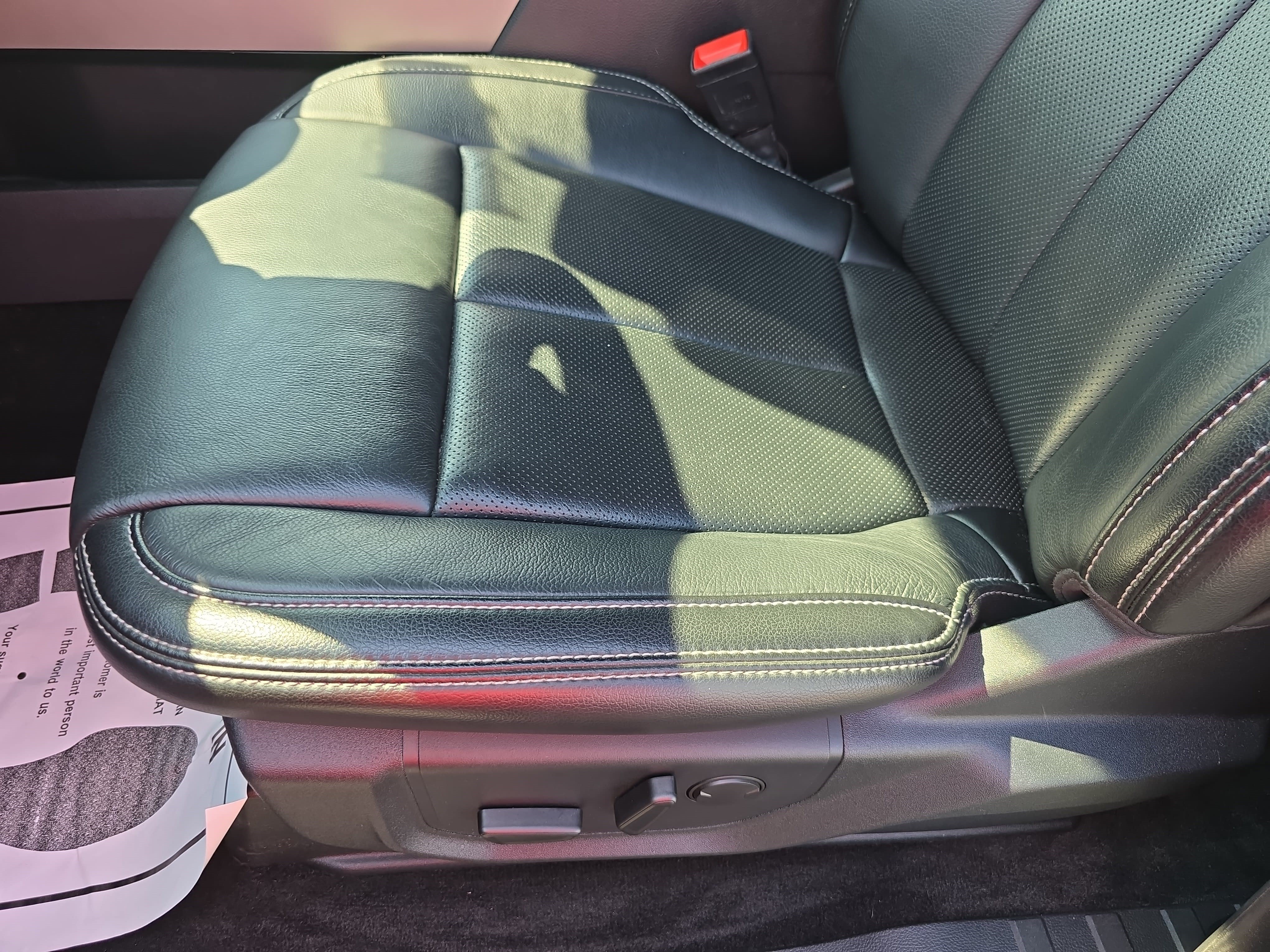 Used 2019 Ford F150 Lariat w/ Equipment Group 502A Luxury AWD/4WD image 28