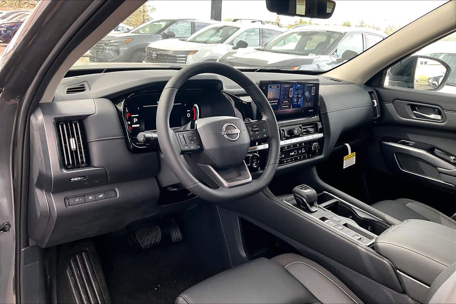 New 2026 Nissan Pathfinder SL image 10