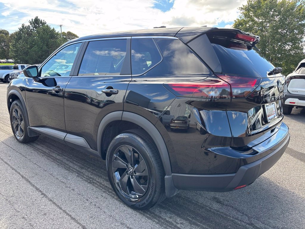 Used 2026 Nissan Rogue SV AWD/4WD image 10