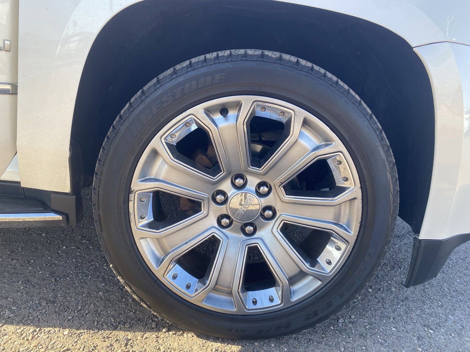 Used 2015 GMC Yukon Denali w/ Open Road Package image 4