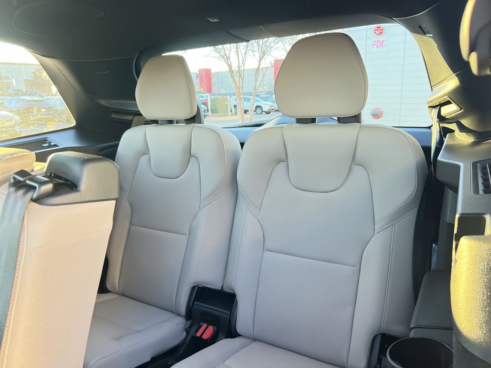 New 2026 Volvo XC90 B6 Plus w/ Protection Package Premier image 26