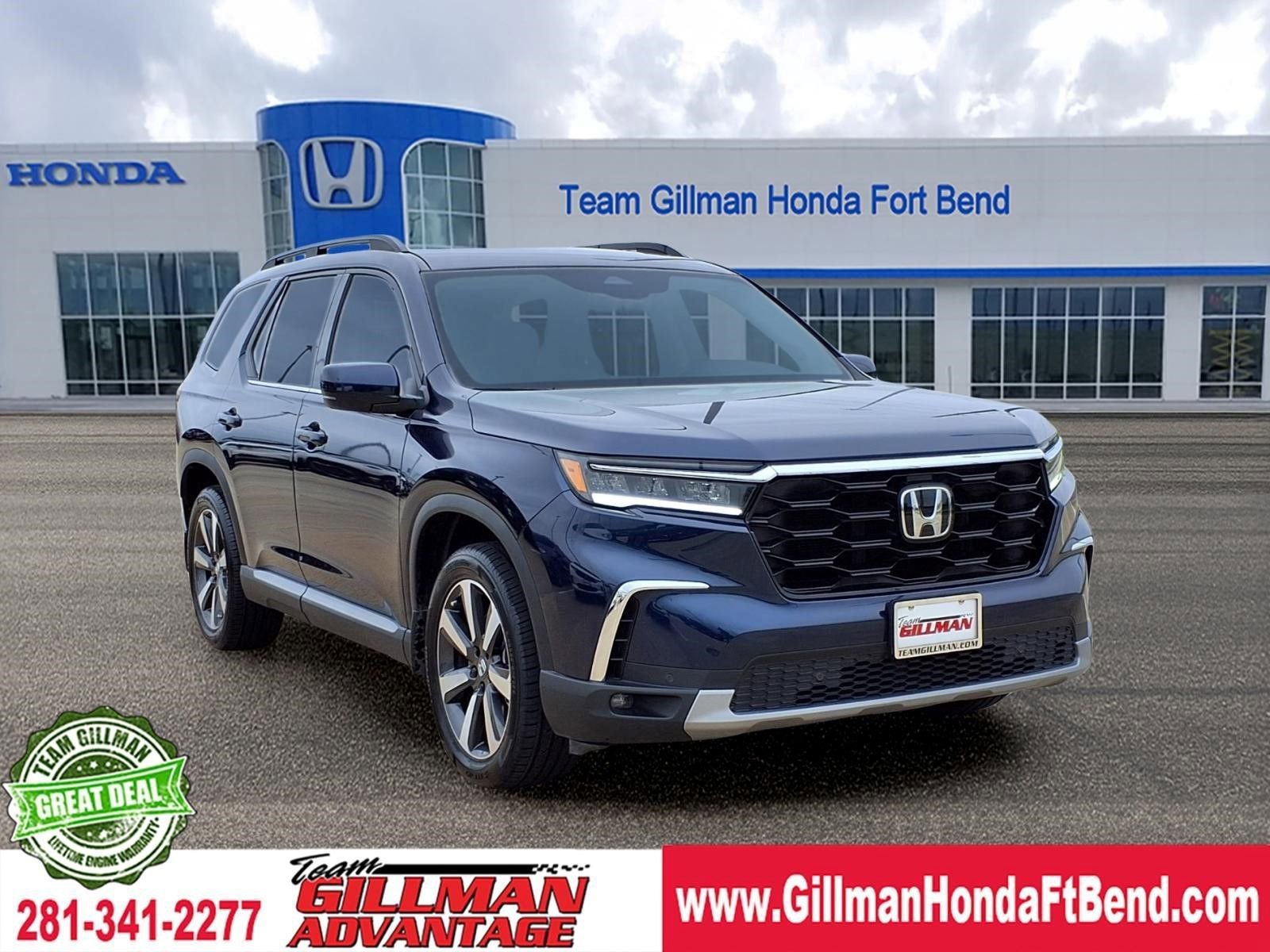 Used 2025 Honda Pilot Touring image 1